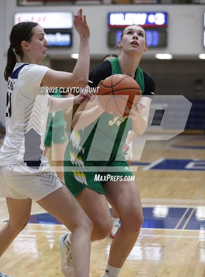 Thumbnail 2 in Grangeville vs. Lakeland (Avista Holiday Tournament) photogallery.