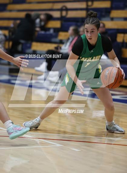 Thumbnail 3 in Grangeville vs. Lakeland (Avista Holiday Tournament) photogallery.