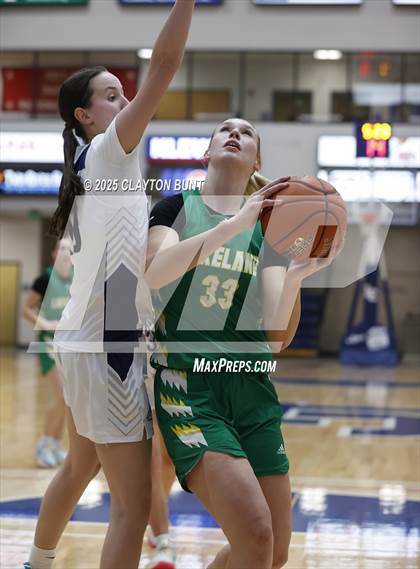 Thumbnail 1 in Grangeville vs. Lakeland (Avista Holiday Tournament) photogallery.