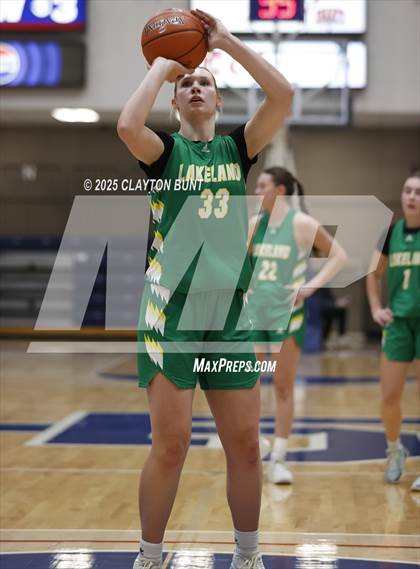 Thumbnail 2 in Grangeville vs. Lakeland (Avista Holiday Tournament) photogallery.