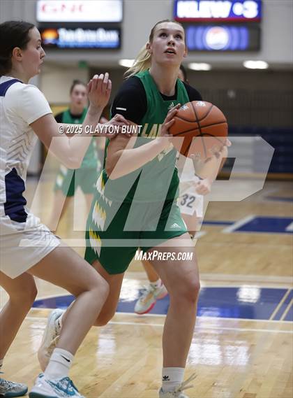 Thumbnail 1 in Grangeville vs. Lakeland (Avista Holiday Tournament) photogallery.