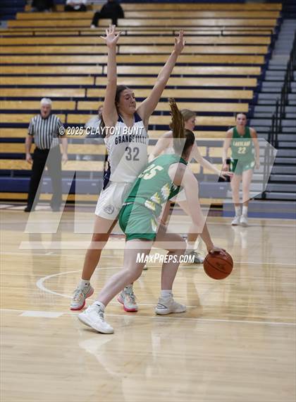Thumbnail 2 in Grangeville vs. Lakeland (Avista Holiday Tournament) photogallery.