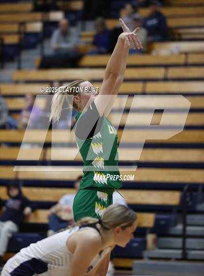 Thumbnail 2 in Grangeville vs. Lakeland (Avista Holiday Tournament) photogallery.