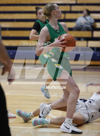 Thumbnail 3 in Grangeville vs. Lakeland (Avista Holiday Tournament) photogallery.