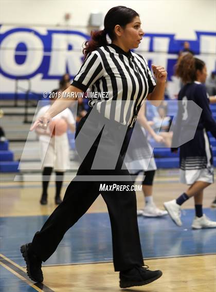 Thumbnail 2 in Reseda vs West Adams (CIF D4 Final) photogallery.