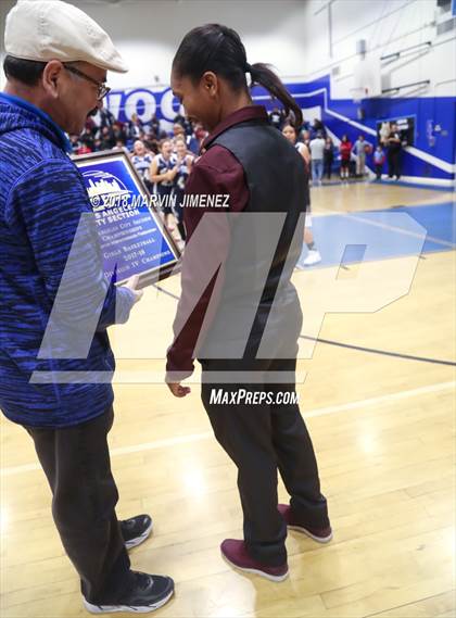 Thumbnail 2 in Reseda vs West Adams (CIF D4 Final) photogallery.