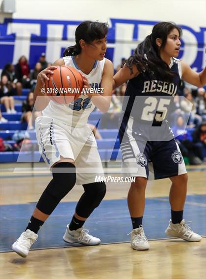 Thumbnail 2 in Reseda vs West Adams (CIF D4 Final) photogallery.