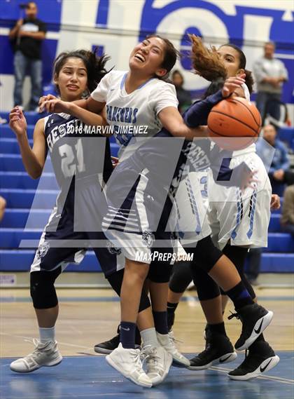 Thumbnail 3 in Reseda vs West Adams (CIF D4 Final) photogallery.