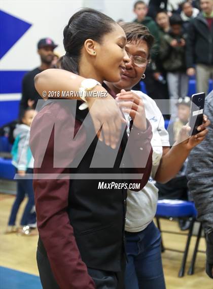 Thumbnail 1 in Reseda vs West Adams (CIF D4 Final) photogallery.