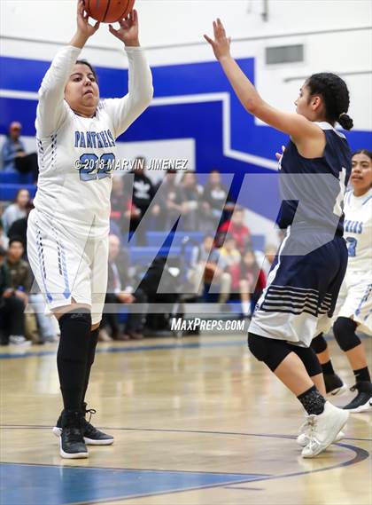 Thumbnail 2 in Reseda vs West Adams (CIF D4 Final) photogallery.