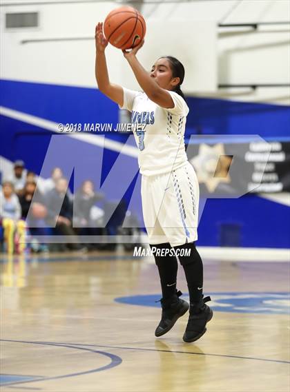 Thumbnail 1 in Reseda vs West Adams (CIF D4 Final) photogallery.