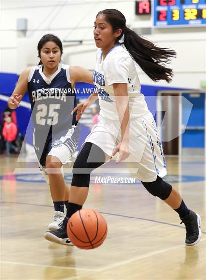 Thumbnail 2 in Reseda vs West Adams (CIF D4 Final) photogallery.