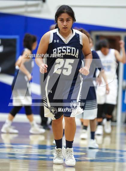 Thumbnail 2 in Reseda vs West Adams (CIF D4 Final) photogallery.