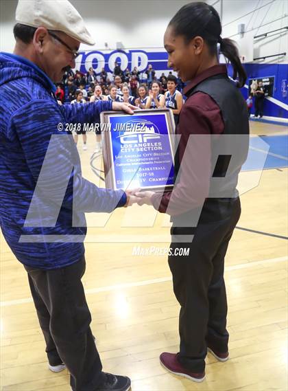Thumbnail 3 in Reseda vs West Adams (CIF D4 Final) photogallery.