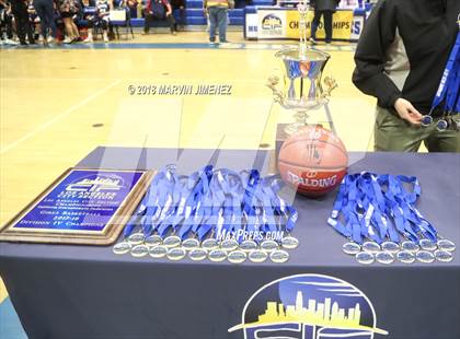 Thumbnail 3 in Reseda vs West Adams (CIF D4 Final) photogallery.