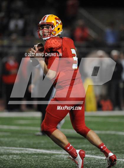 Thumbnail 3 in Mater Dei @ Mission Viejo (CIF SS D1 Semifinal) photogallery.