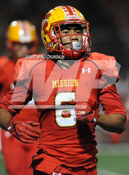 Thumbnail 2 in Mater Dei @ Mission Viejo (CIF SS D1 Semifinal) photogallery.