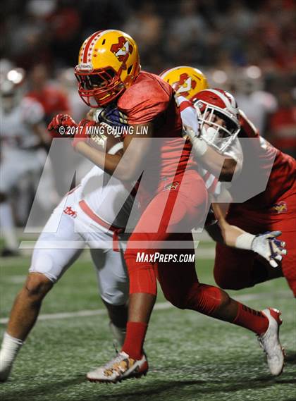 Thumbnail 3 in Mater Dei @ Mission Viejo (CIF SS D1 Semifinal) photogallery.