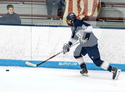 Thumbnail 2 in Framingham vs Hingham (MIAA Division 1A) photogallery.