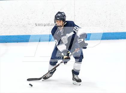 Thumbnail 3 in Framingham vs Hingham (MIAA Division 1A) photogallery.