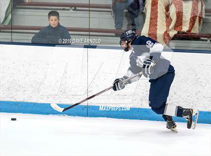 Thumbnail 3 in Framingham vs Hingham (MIAA Division 1A) photogallery.
