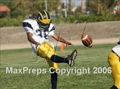 Thumbnail 3 in Rosemont @ Burbank photogallery.