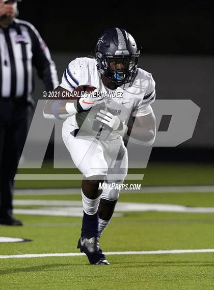 Thumbnail 2 in Lone Star vs. College Station (UIL 5A Area Playoff) photogallery.