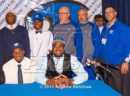 Thumbnail 3 in Apopka's Martez Ivey Signing Day Ceremony photogallery.