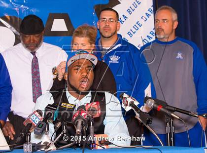 Thumbnail 2 in Apopka's Martez Ivey Signing Day Ceremony photogallery.