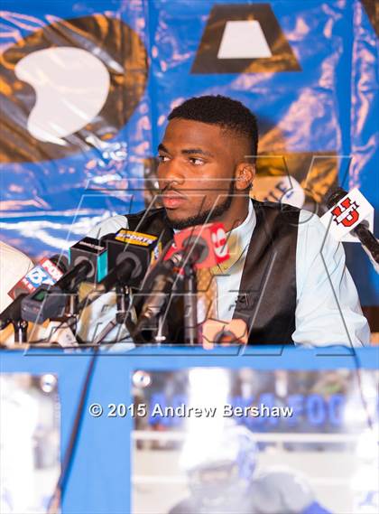 Thumbnail 2 in Apopka's Martez Ivey Signing Day Ceremony photogallery.