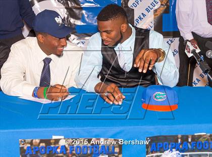 Thumbnail 2 in Apopka's Martez Ivey Signing Day Ceremony photogallery.