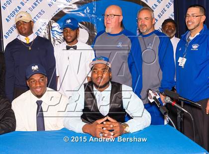 Thumbnail 2 in Apopka's Martez Ivey Signing Day Ceremony photogallery.
