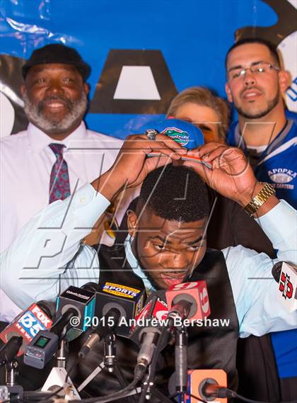 Thumbnail 2 in Apopka's Martez Ivey Signing Day Ceremony photogallery.