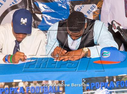 Thumbnail 2 in Apopka's Martez Ivey Signing Day Ceremony photogallery.
