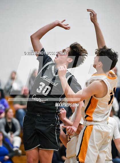 Thumbnail 3 in Midwest Central @ Illini Central photogallery.
