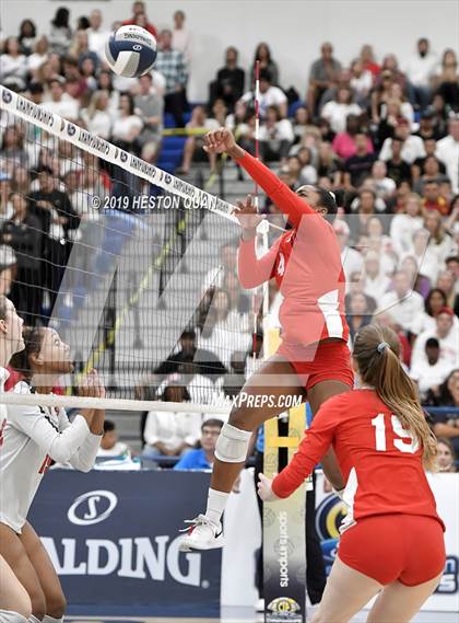 Thumbnail 3 in Mater Dei vs. Redondo Union (CIF-SS D1 Final) photogallery.
