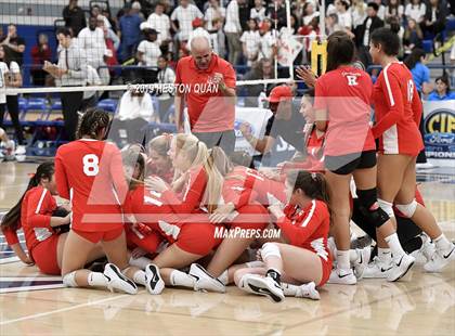 Thumbnail 3 in Mater Dei vs. Redondo Union (CIF-SS D1 Final) photogallery.