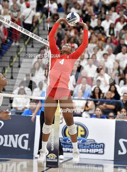 Thumbnail 2 in Mater Dei vs. Redondo Union (CIF-SS D1 Final) photogallery.