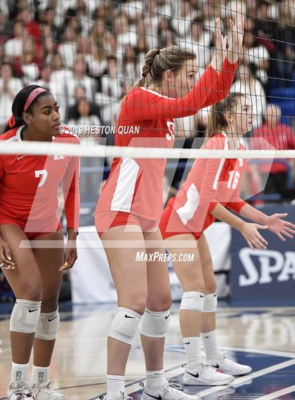 Thumbnail 3 in Mater Dei vs. Redondo Union (CIF-SS D1 Final) photogallery.