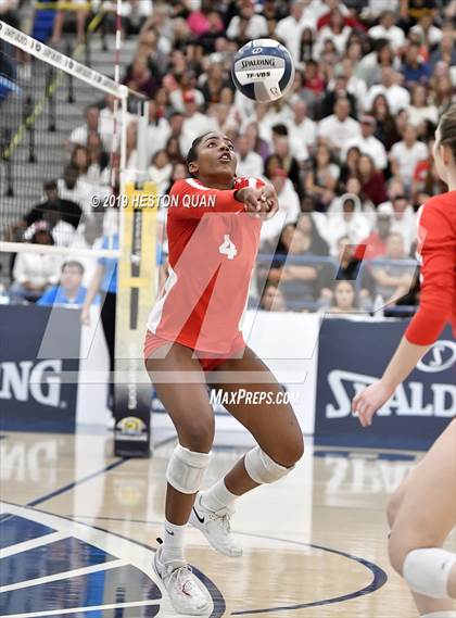 Thumbnail 3 in Mater Dei vs. Redondo Union (CIF-SS D1 Final) photogallery.