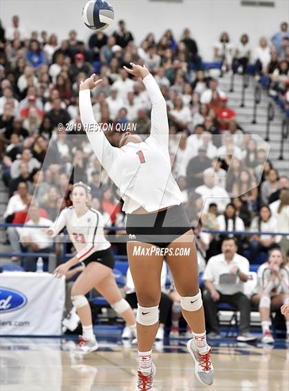 Thumbnail 2 in Mater Dei vs. Redondo Union (CIF-SS D1 Final) photogallery.