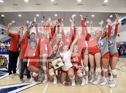 Thumbnail 2 in Mater Dei vs. Redondo Union (CIF-SS D1 Final) photogallery.