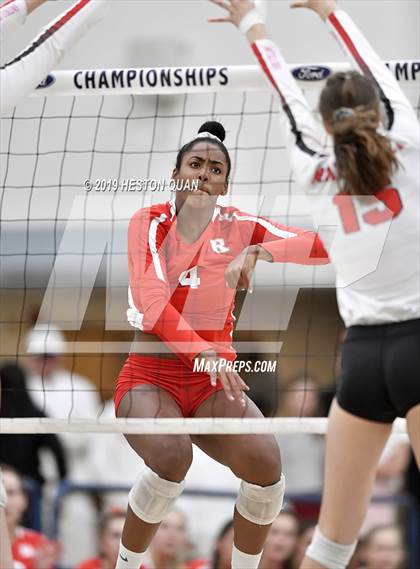 Thumbnail 3 in Mater Dei vs. Redondo Union (CIF-SS D1 Final) photogallery.
