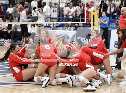 Thumbnail 2 in Mater Dei vs. Redondo Union (CIF-SS D1 Final) photogallery.