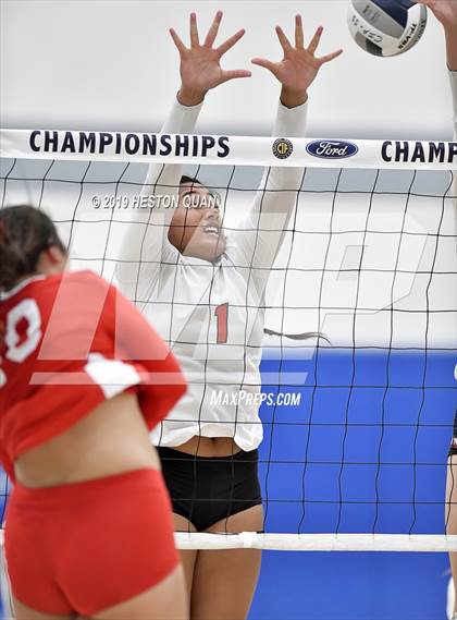 Thumbnail 3 in Mater Dei vs. Redondo Union (CIF-SS D1 Final) photogallery.