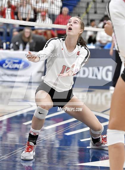 Thumbnail 3 in Mater Dei vs. Redondo Union (CIF-SS D1 Final) photogallery.