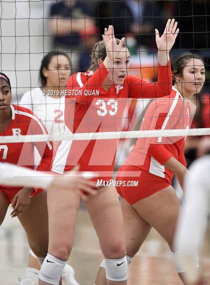 Thumbnail 1 in Mater Dei vs. Redondo Union (CIF-SS D1 Final) photogallery.