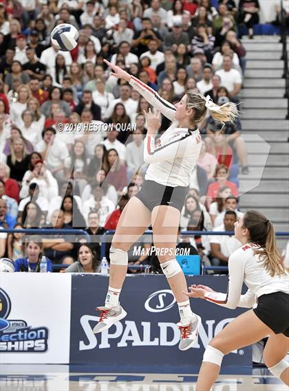 Thumbnail 1 in Mater Dei vs. Redondo Union (CIF-SS D1 Final) photogallery.