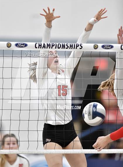 Thumbnail 3 in Mater Dei vs. Redondo Union (CIF-SS D1 Final) photogallery.