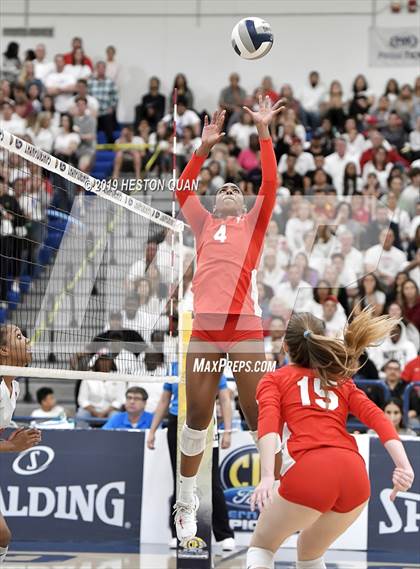 Thumbnail 2 in Mater Dei vs. Redondo Union (CIF-SS D1 Final) photogallery.